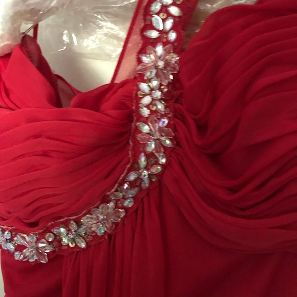 Prom dress - Picture 2 of 3